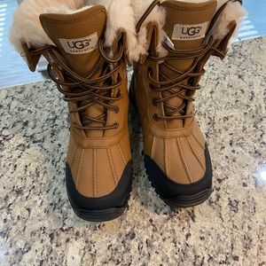 UGG® Women's Adirondack II Boots